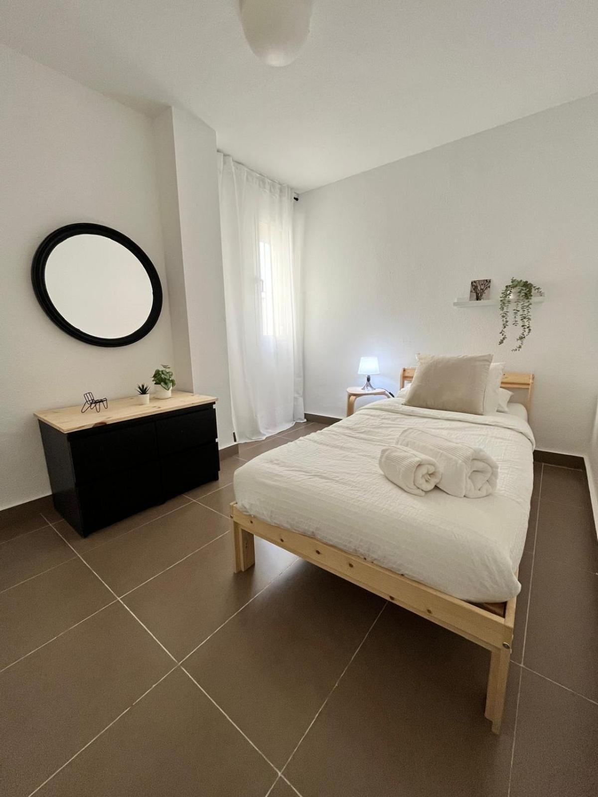 Malaga Prime Location - Stylish Apartment With Free Wifi, Free Parking, Steps From The Historic Center Dış mekan fotoğraf